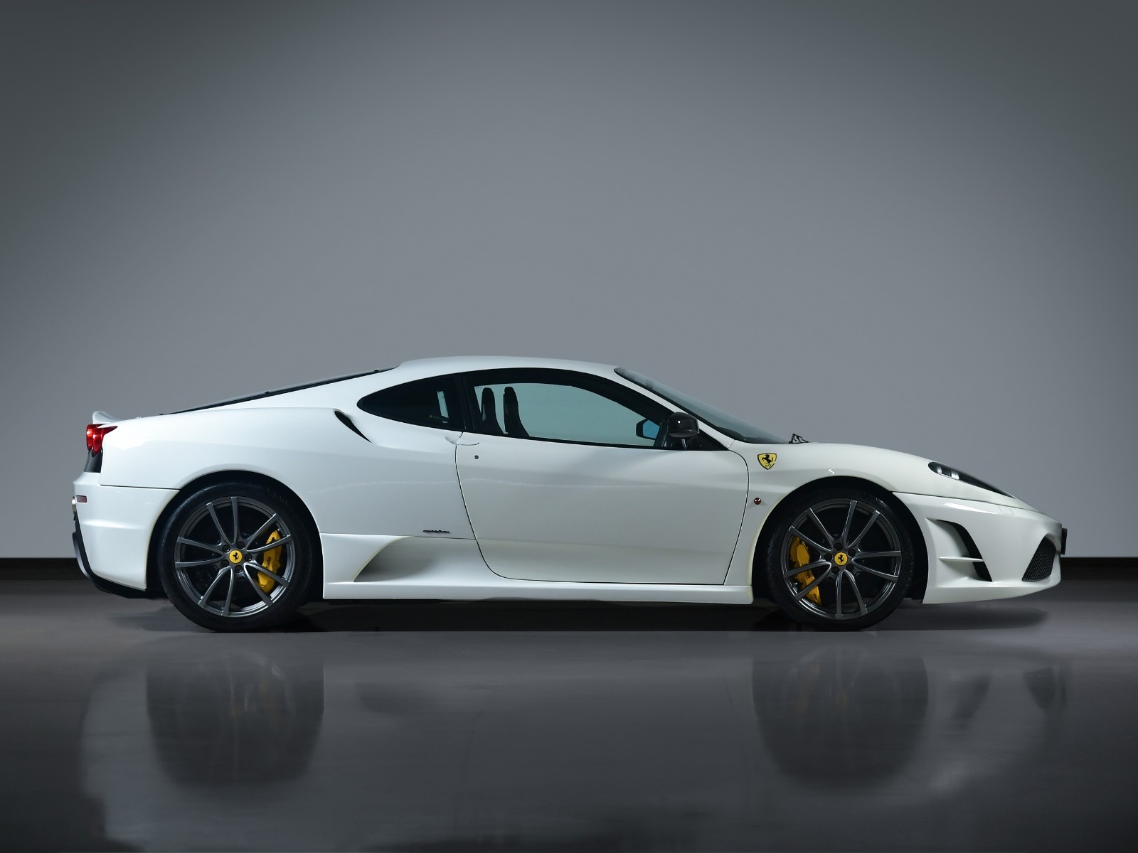 Ferrari 430 Scuderia white