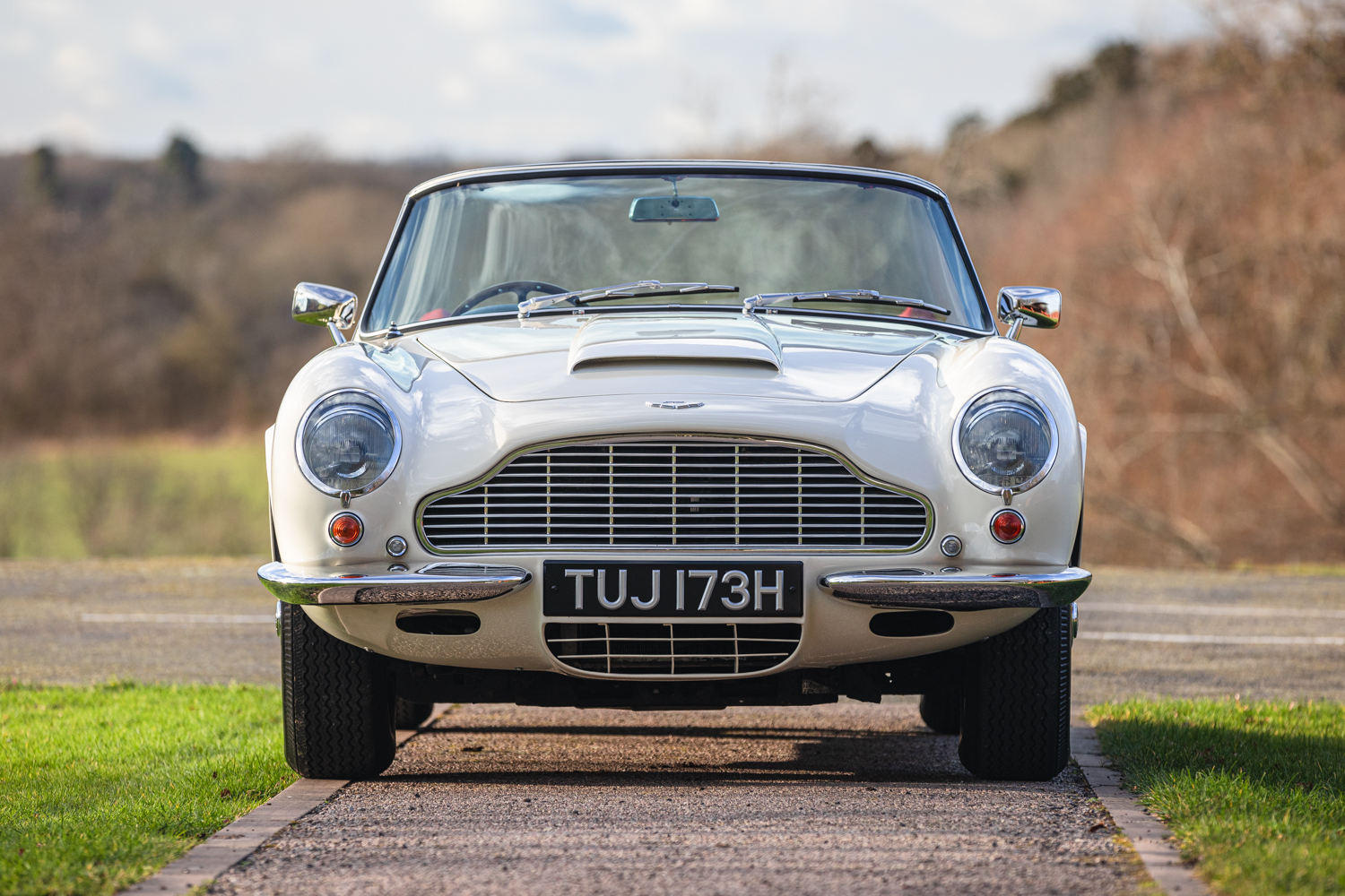 aston martin db6 front