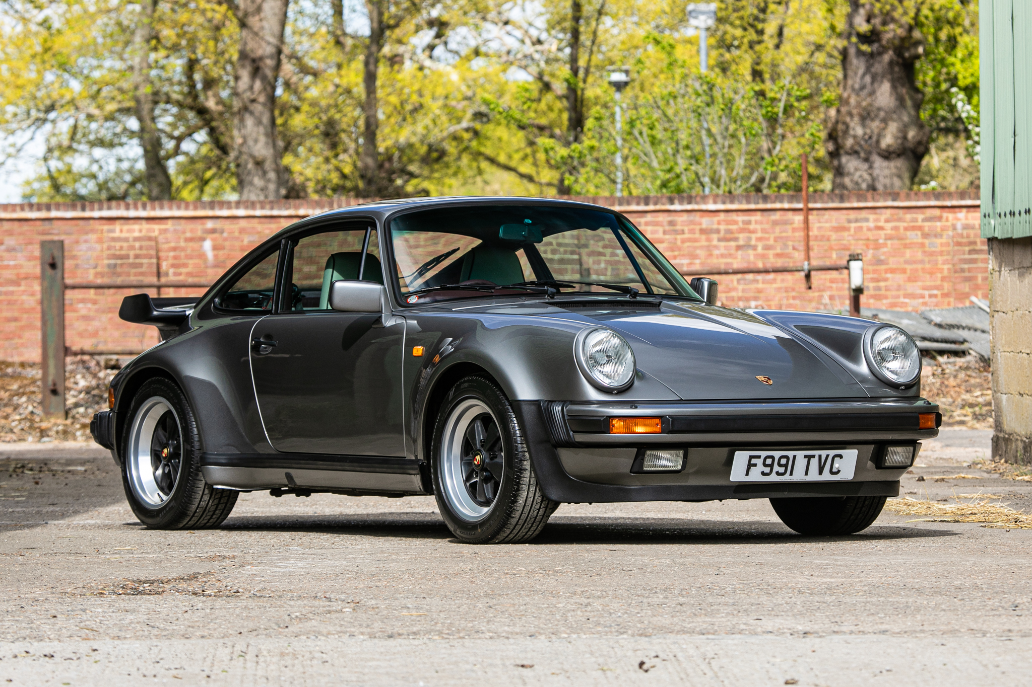 1989 Porsche 911 Carrera 3.2 SuperSport