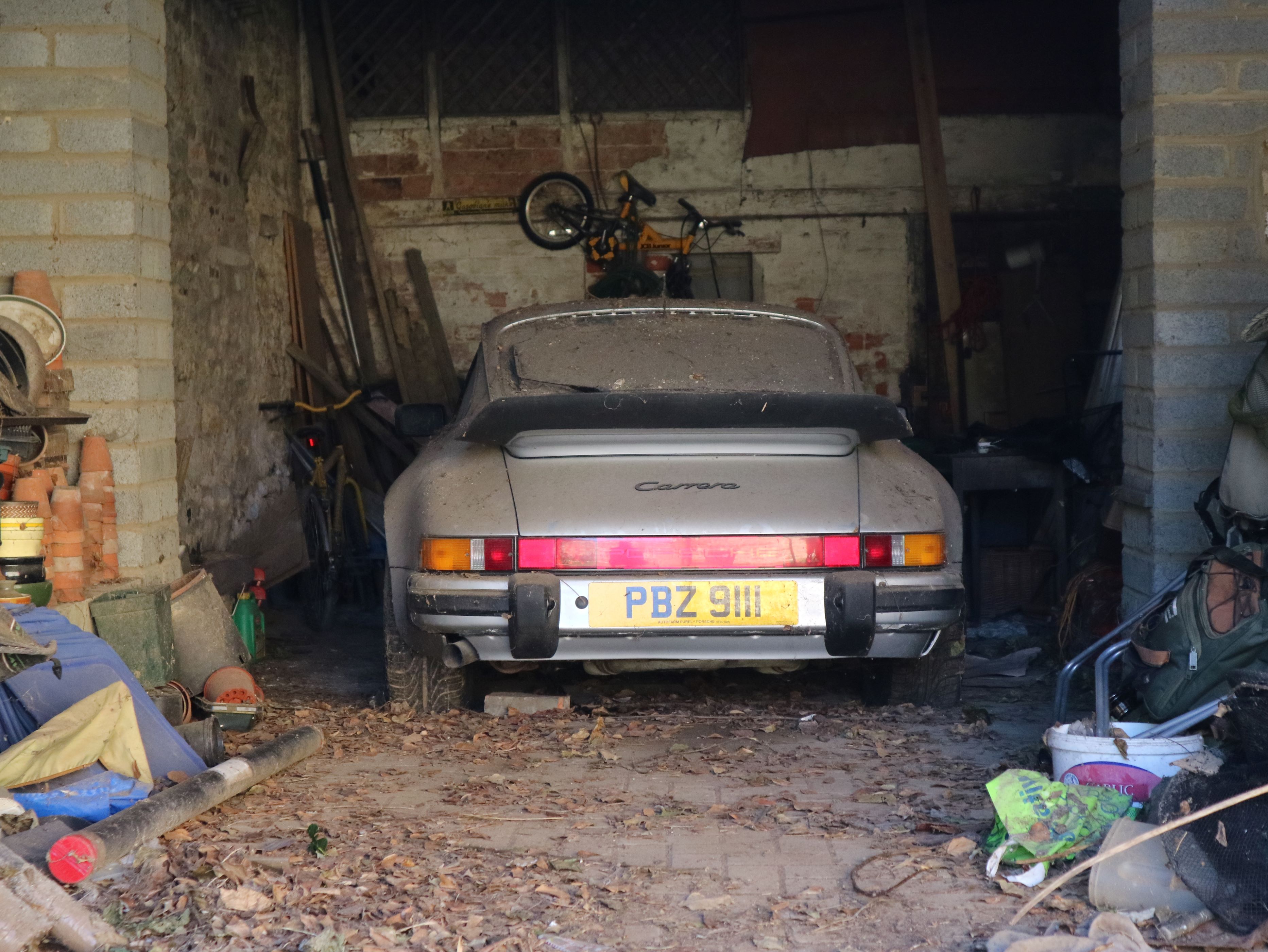 Barn find 1989 Porsche 911 3.2 Carrera Sport Coupé